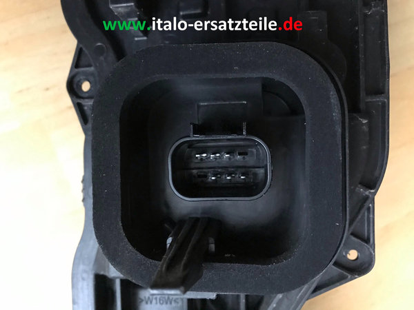 20620751 - neuwertiger Lampenträger Rücklicht links für Fiat Ducato 250
